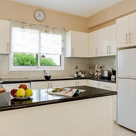 Dentro Walking Distance To Coral Bay Centre * بييا