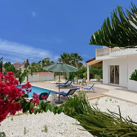 Dentro Walking Distance To Coral Bay Centre فيلة *